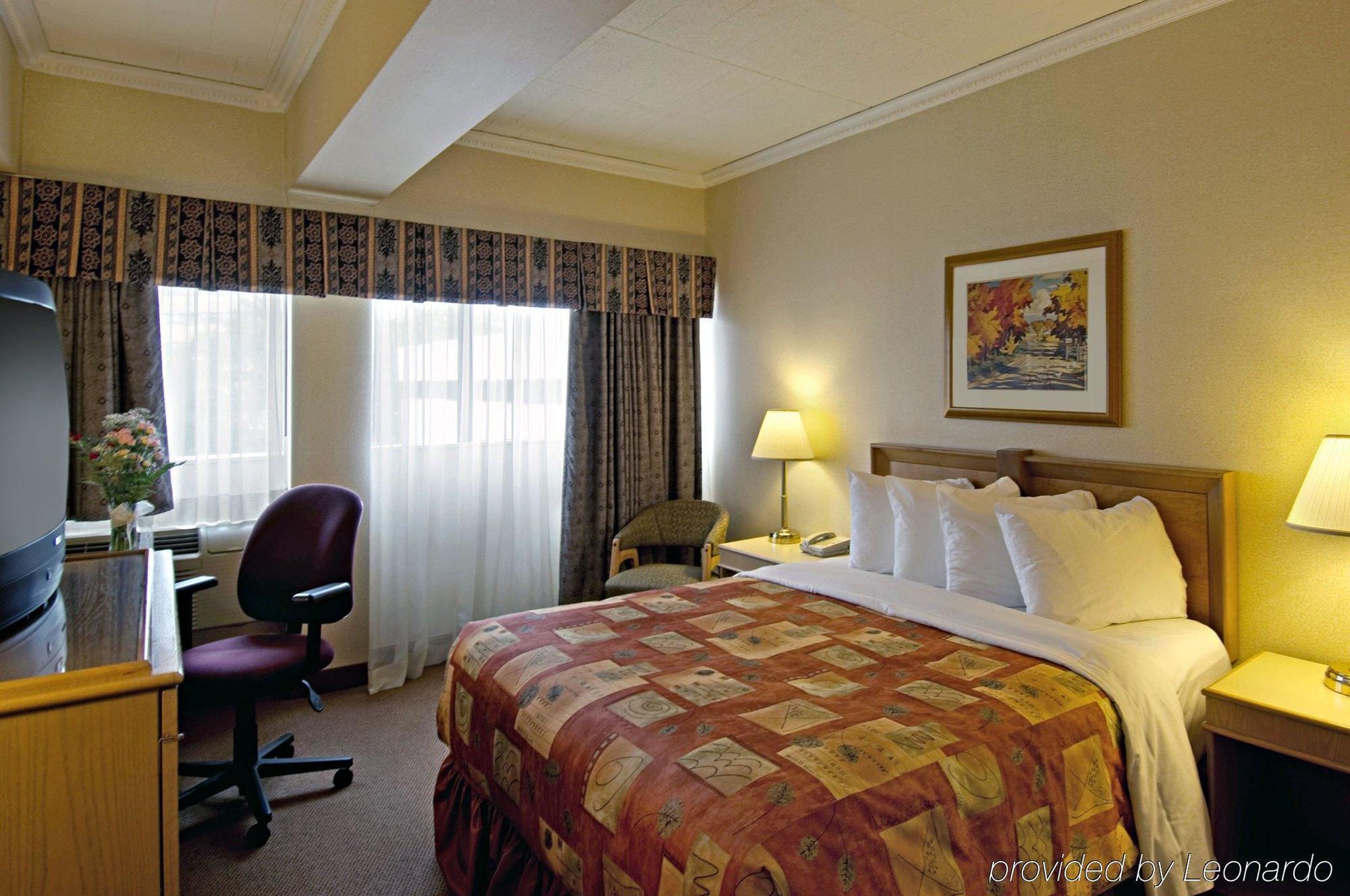 Best Western Downtown Sudbury Room photo