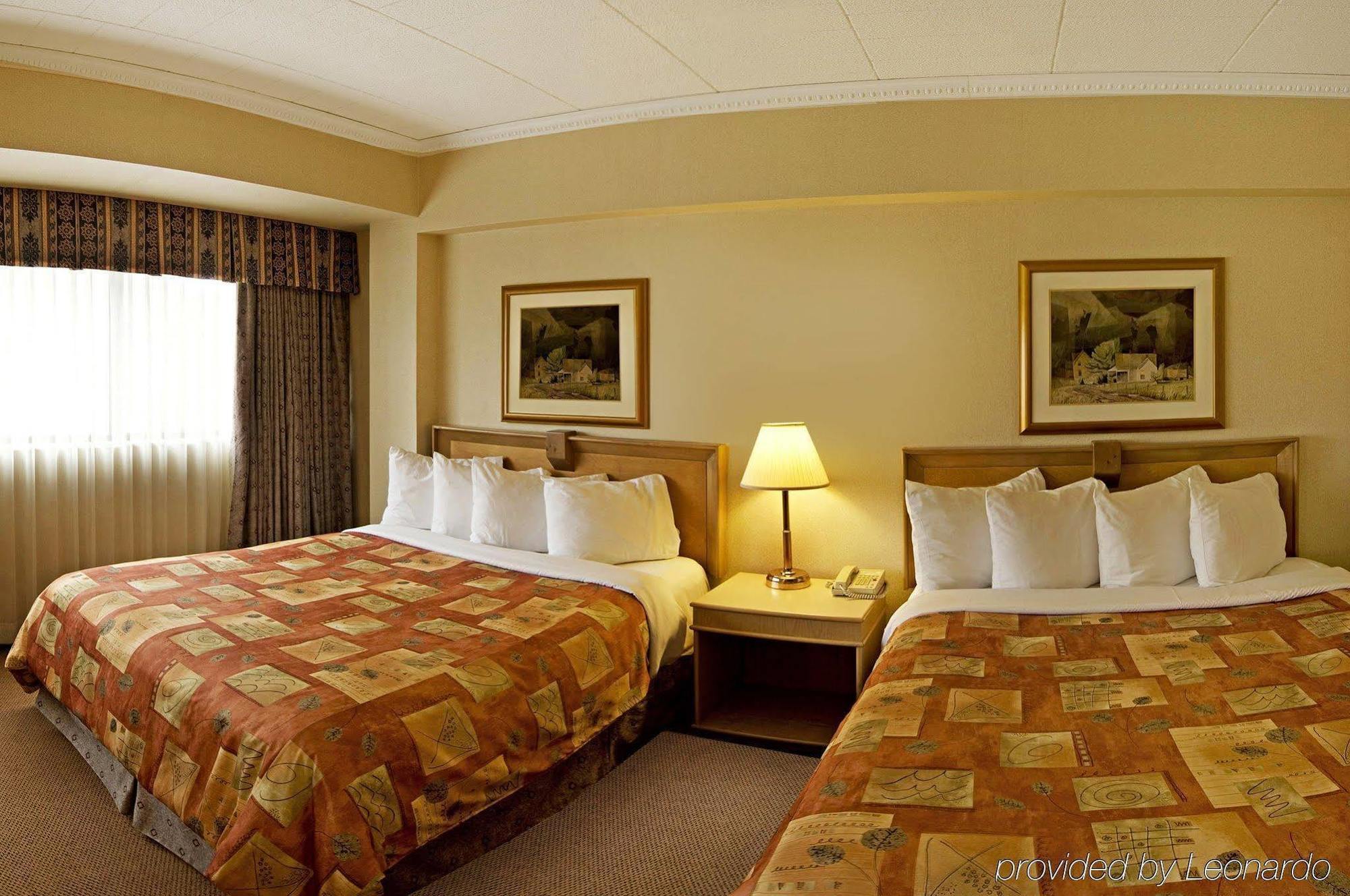 Best Western Downtown Sudbury Room photo